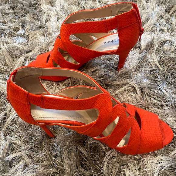 High Heels - Picture 3 of 3